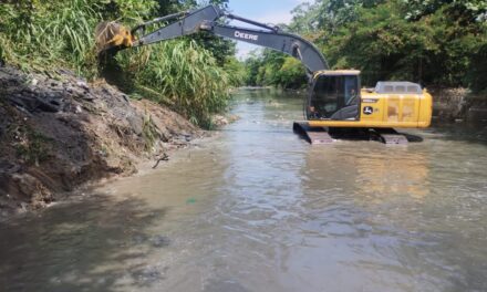 Manaus realiza nova etapa de limpeza e desassoreamento de igarapés