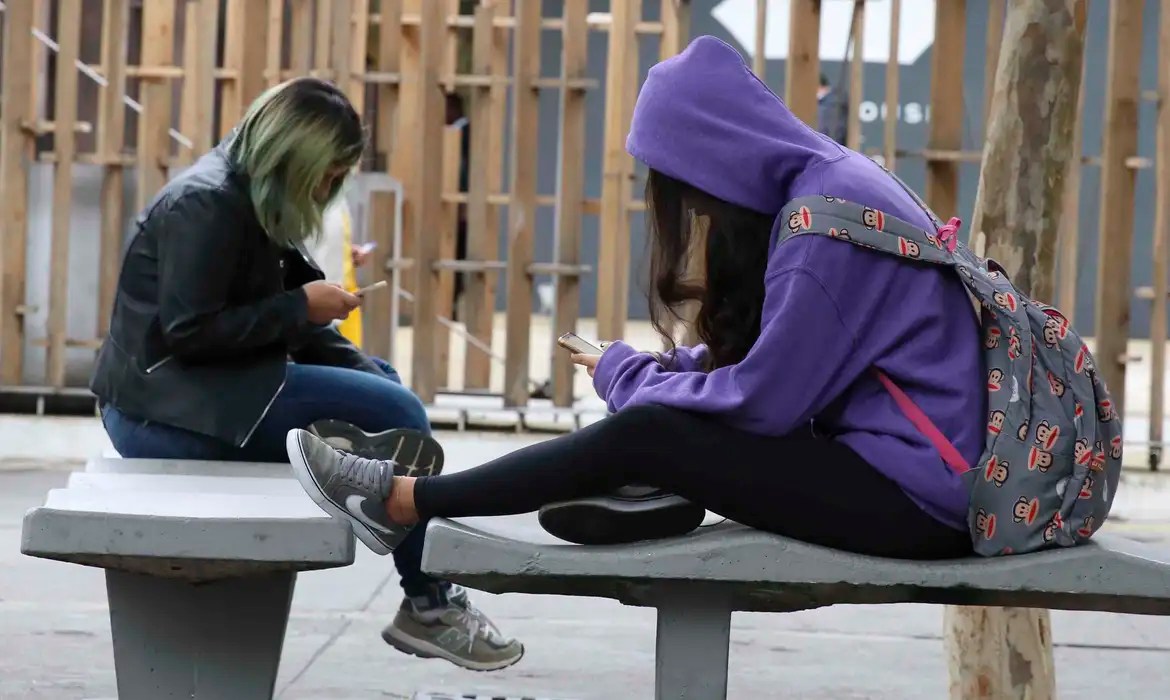 restrição de celular nas escolas