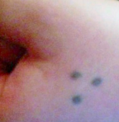 Tattoos: Convicts And Street Gangs - Vivian Lawry 393_x_381_jpg