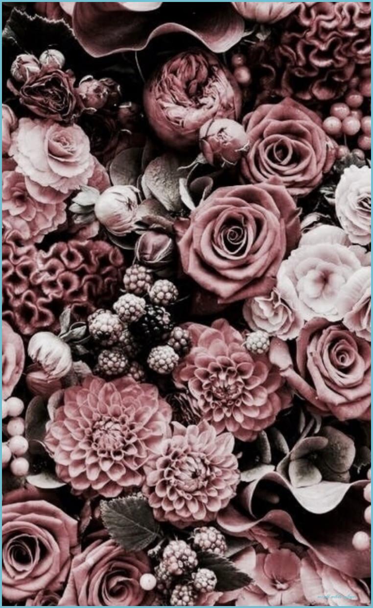 The pinky metallic hue makes everything infinitely fancier. Black And Gold Aesthetic Wallpapers Top Free Black And Gold Aesthetic Backgrounds Wallpaperaccess