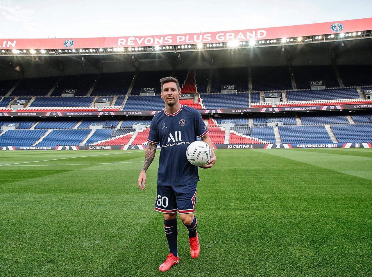 Follow the vibe and change your wallpaper every day! Messi Psg Wallpapers Top Free Messi Psg Backgrounds Wallpaperaccess