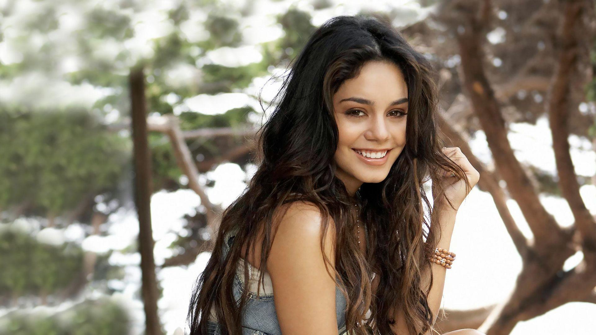 See the handpicked 92 vanessa hudgens for phone wallpapers gallery posted by samantha tremblay, share with your friends and social sites. Vanessa Hudgens Wallpapers - Wallpaper Cave