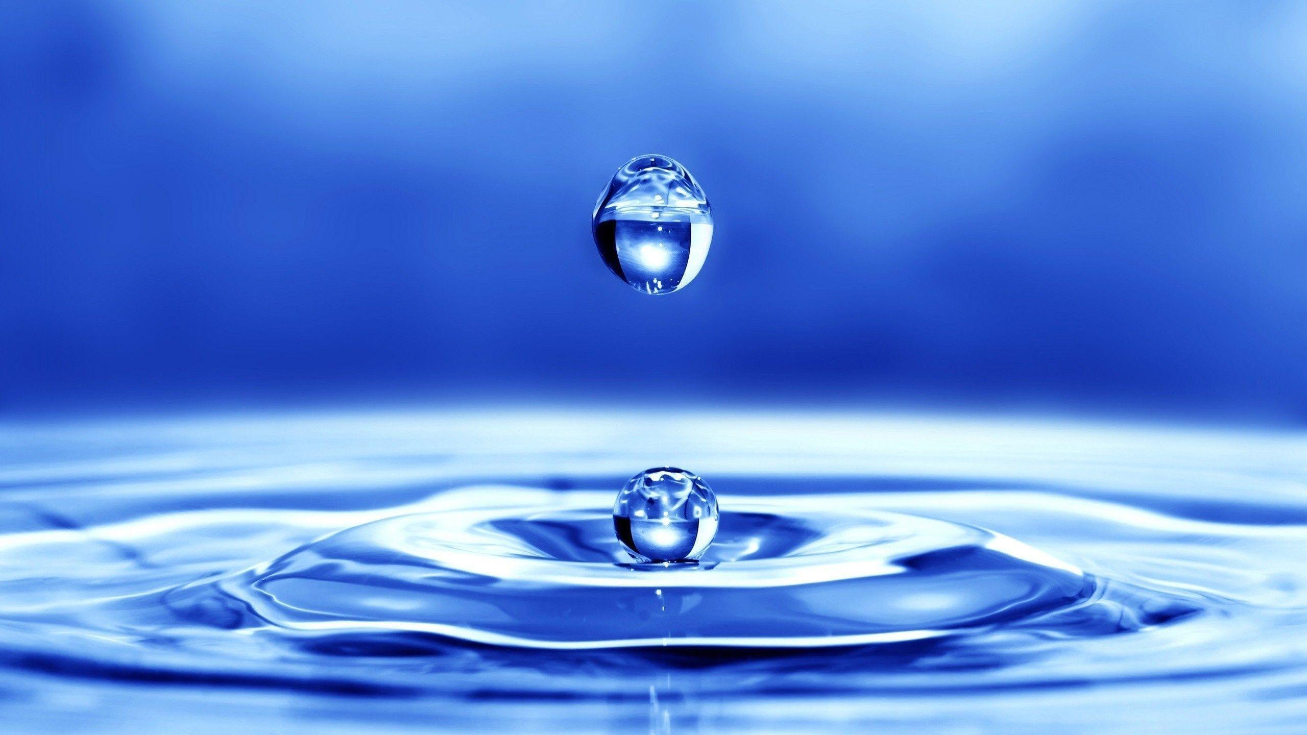 18+ Men Water Drops Wallpaper PNG