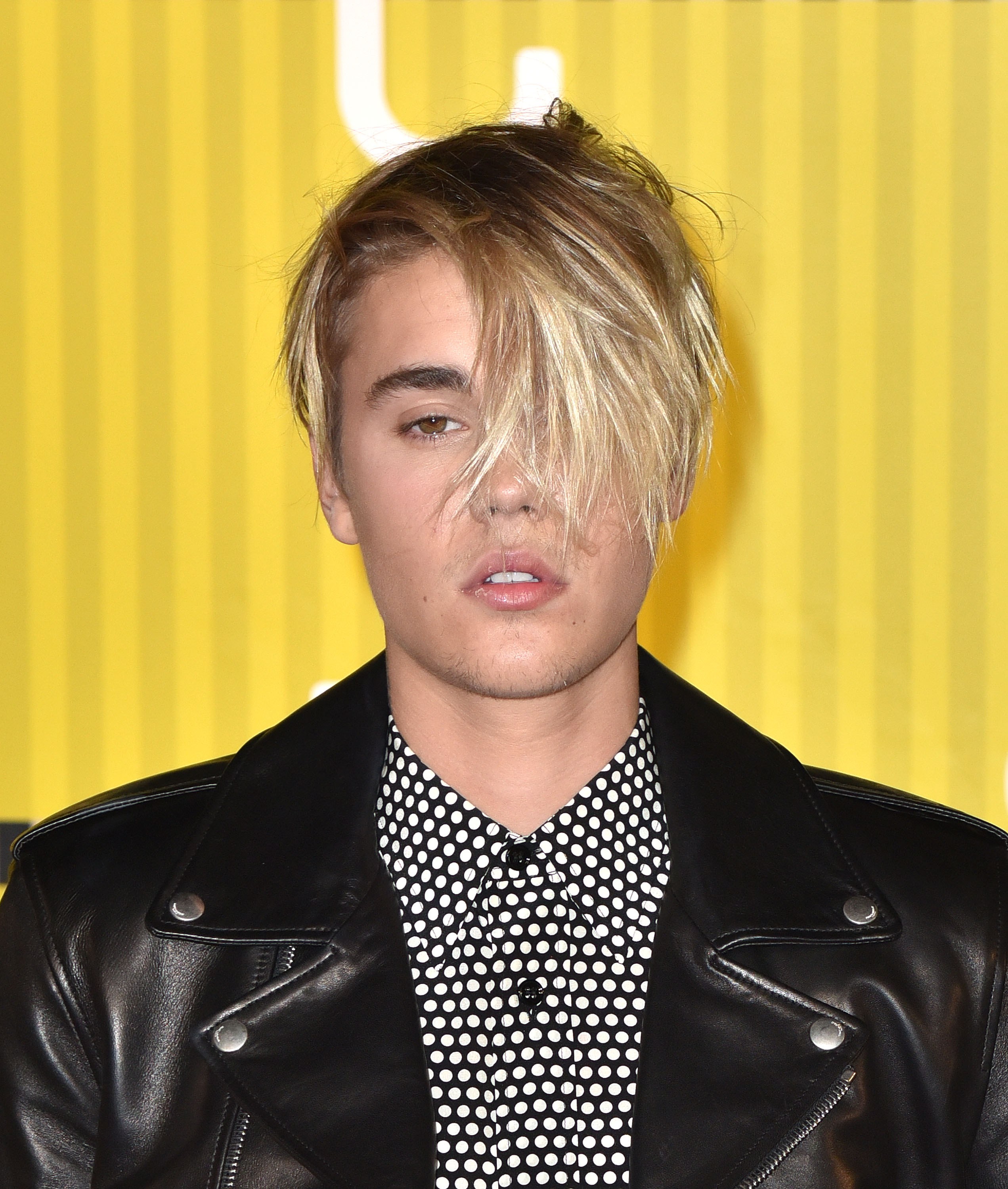 It was very retro, with the top of his head being voluminous and . Justin Bieber Hair Wallpapers Wallpaper Cave