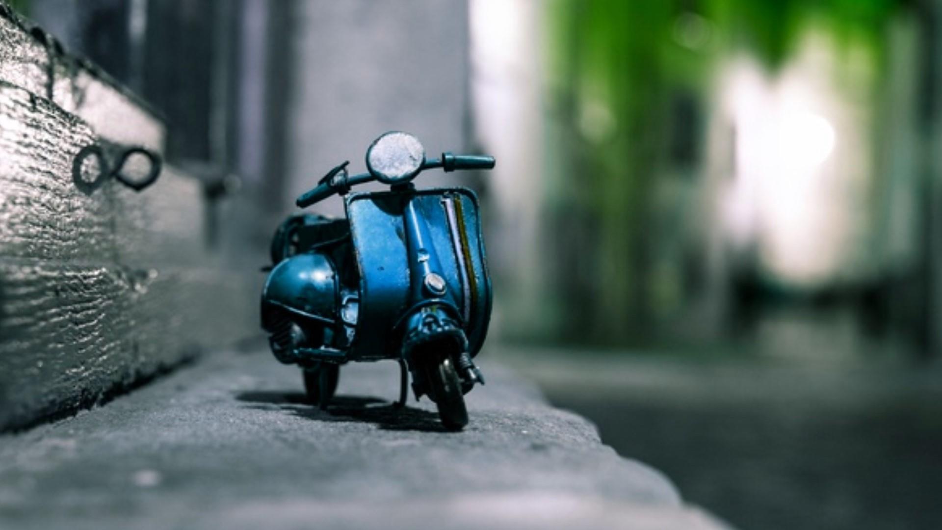 We have a massive amount of hd images that will make your computer or smartphone look. 24+ Gambar Wallpaper Vespa Keren - Richi Wallpaper