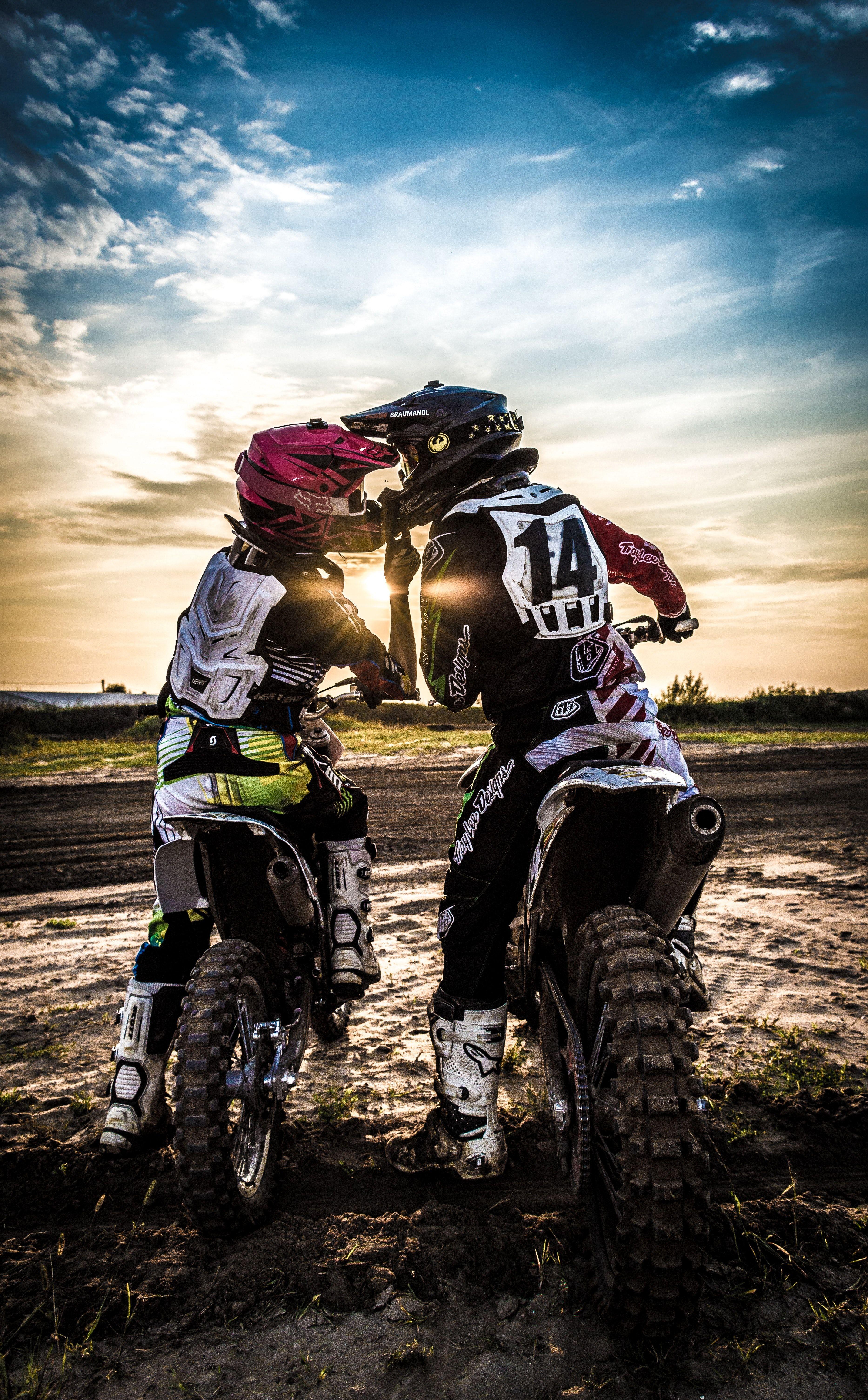 Download and use 10000+ bike rider stock photos for free. Motorcycle Rider Wallpapers Wallpaper Cave