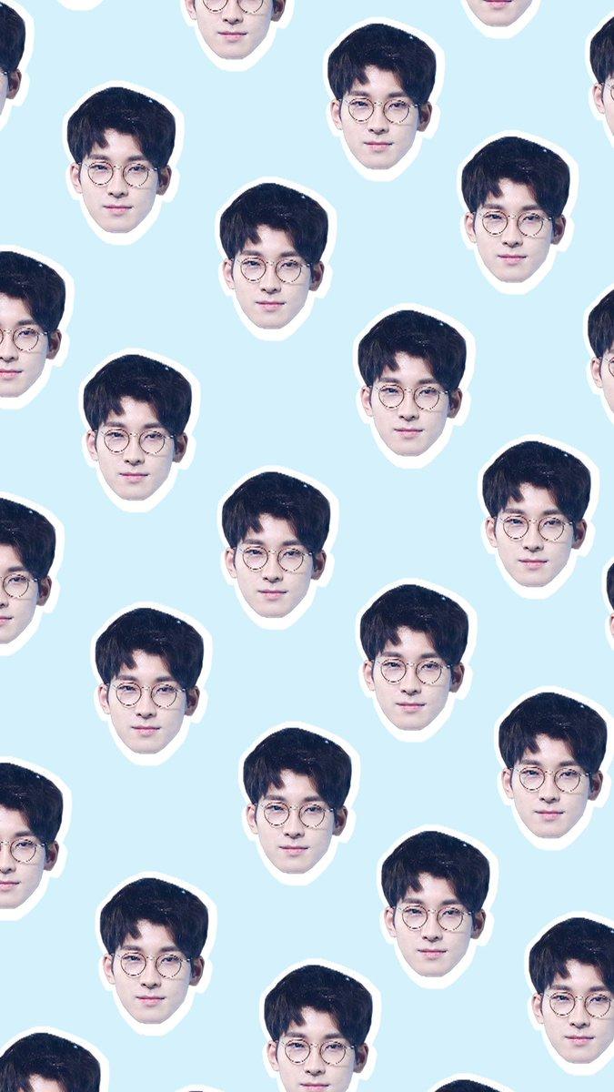 How can he smile innocently while exposing his freaking abs?!!! Wonwoo Seventeen Wallpapers Wallpaper Cave
