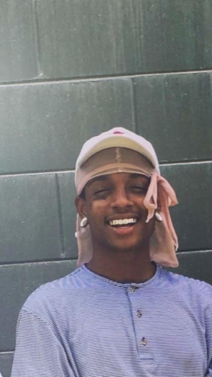 Step into the perfect y2k fashion with camis & tank tops, and mini skirts, '90s jeans, '80s disco fashion, '70s flare pants, and '60s party dresses. Aesthetic Ski Mask The Slump God Wallpapers - Wallpaper Cave