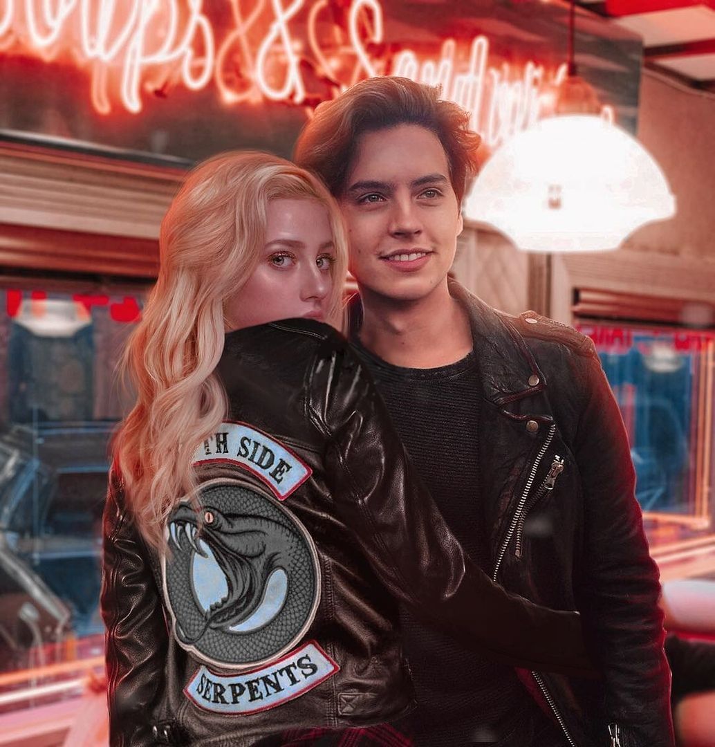 Untuk mengobati rasa baper dan penasaran kamu semua, intip yuk beberapa foto proses syuting dari dilan dan milea yang beberapa lokasinya ada di . Cole Sprouse And Lili Reinhart Wallpapers - Wallpaper Cave