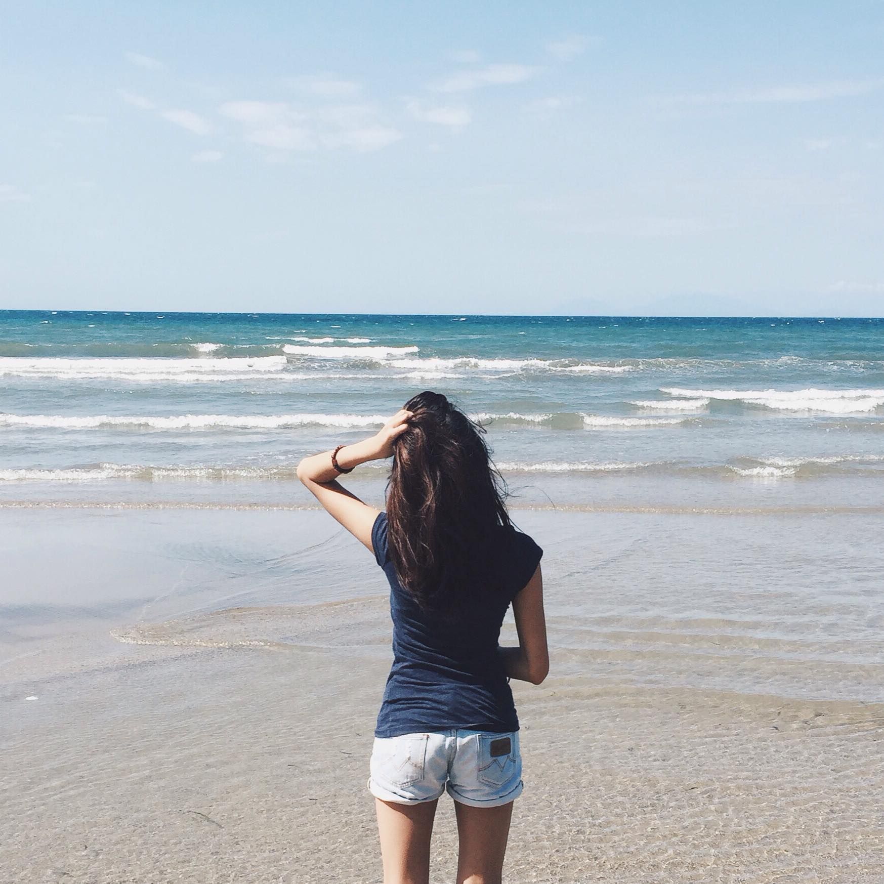 I need some new phone and desktop wallpapers, but im not going to expose myself as. Aesthetic Girl Hidden Face Wallpapers - Wallpaper Cave