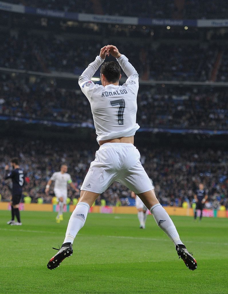Tons of awesome ronaldo mu wallpapers to download for free. Ronaldo Back Wallpapers - Wallpaper Cave