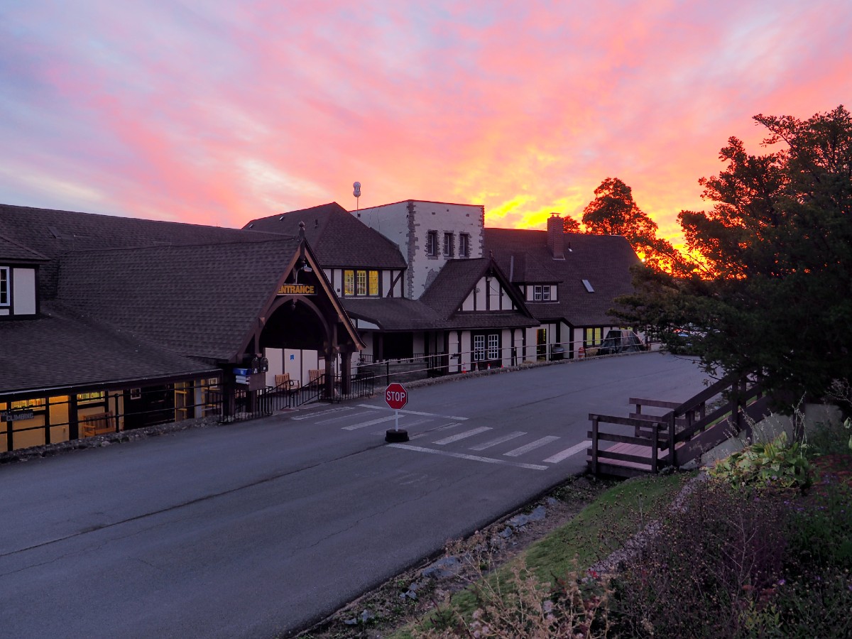 Howe Caverns Visitor Center