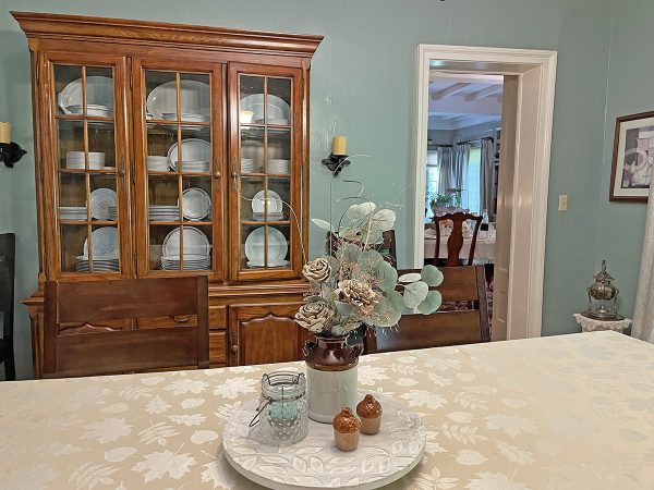 Golden Maple Tree Inn Dining Room