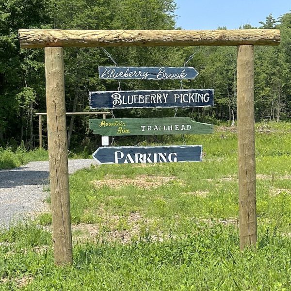 Blueberry Brook Farm Resort Trail Signs