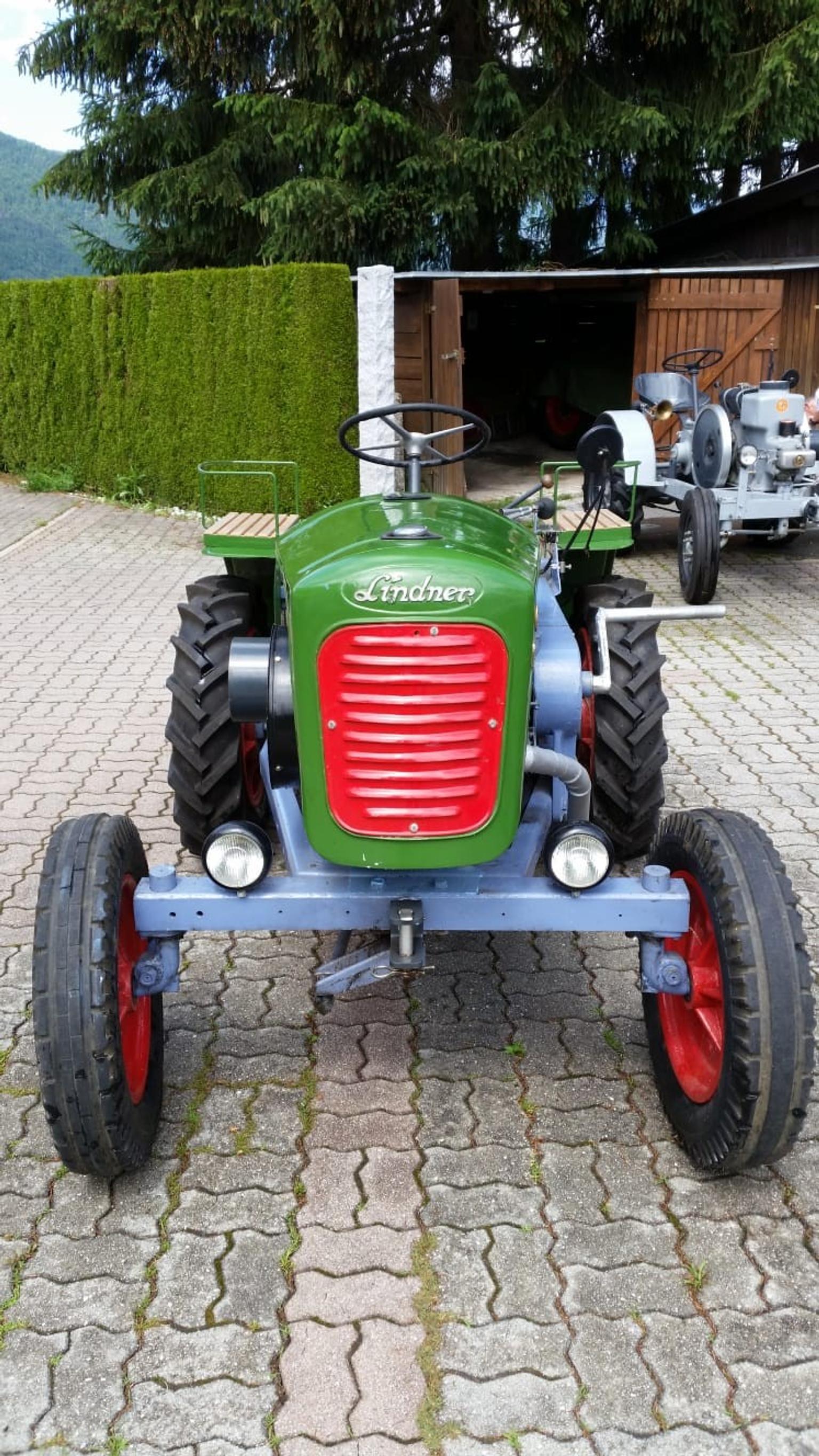 Hier finden sie eine auflistung aller aktuell auf mascus zum verkauf stehender, gebrauchter lindner traktoren. Oldtimer Lindner Traktor Bj 1952 In 6383 Kirchdorf In Tirol For 7 000 00 For Sale Shpock