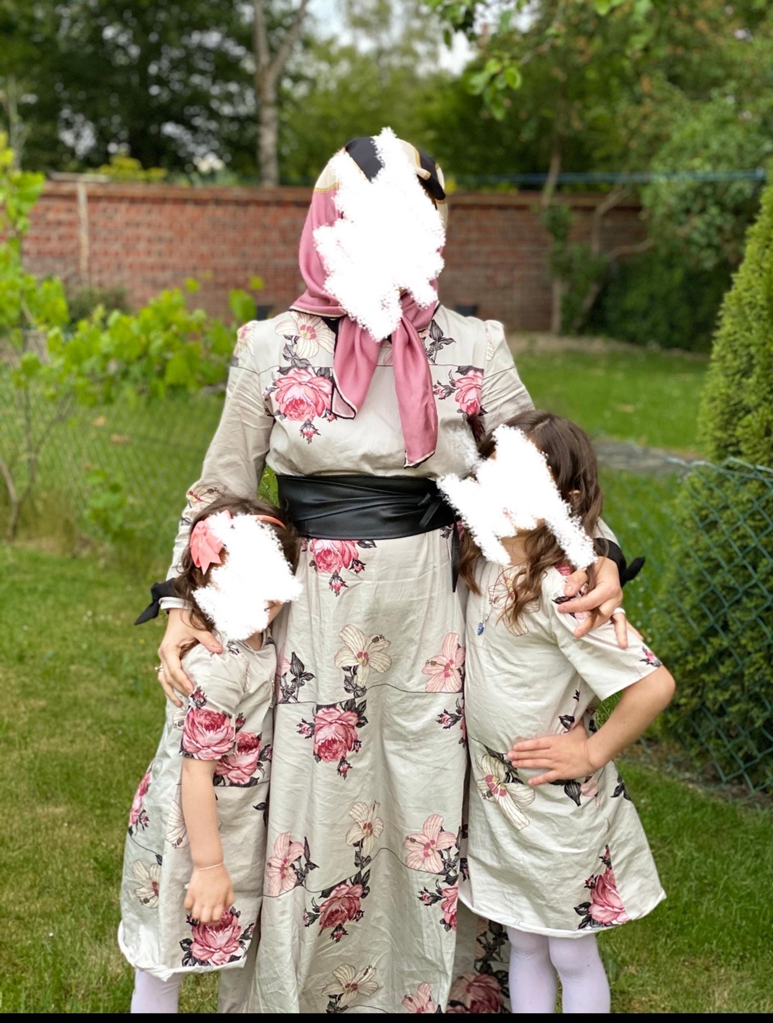 Das mamakleid hat lange ärmel und ist im brustbereich farblich abgesetzt, wohingegen das mädchenkleid. Mama Mutter Tochter Kleid Maxikleid Hijab In 44339 Dortmund Fur 30 00 Zum Verkauf Shpock De