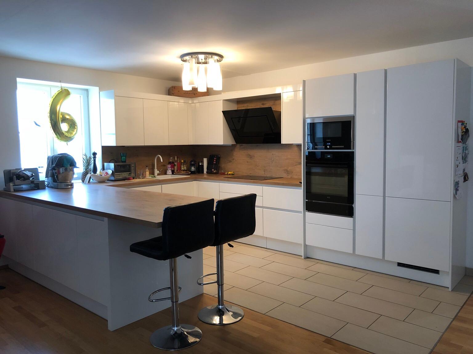 Kleine küchen erscheinen besonders groß, wenn die glänzenden … DAN KÃ¼che weiÃ Hochglanz 3 Jahre neuwertig in 4402 Steyr fÃ¼r â¬ 8.500,00