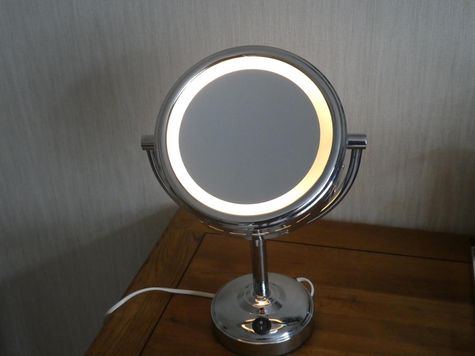 No7 illuminated makeup mirror see your skin in a truer light with this double sided, illuminated no7. BOOTS No. 7 ILLUMINATED MAKE UP MIRROR in BD7 Bradford for