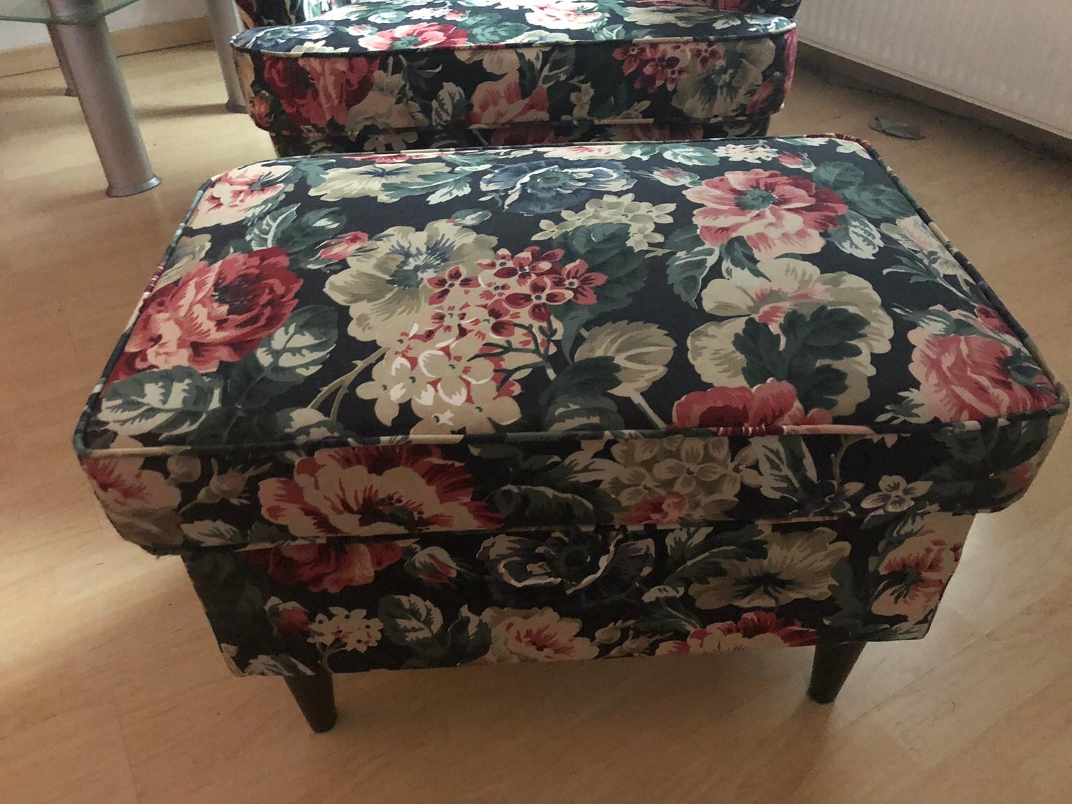 40 x 38 x 55 cm. Ohrensessel von Ikea mit Hocker in 12355 Rudow fÃ¼r 170,00