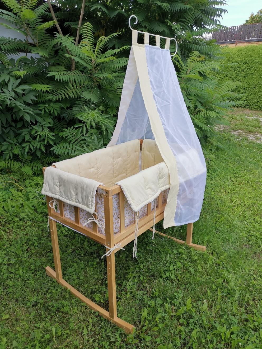 Kuschelige babyträume in rosa oder blau mit passender matratze. Beistellbett Beistellwagen Gitter Bett Babybe in 74523