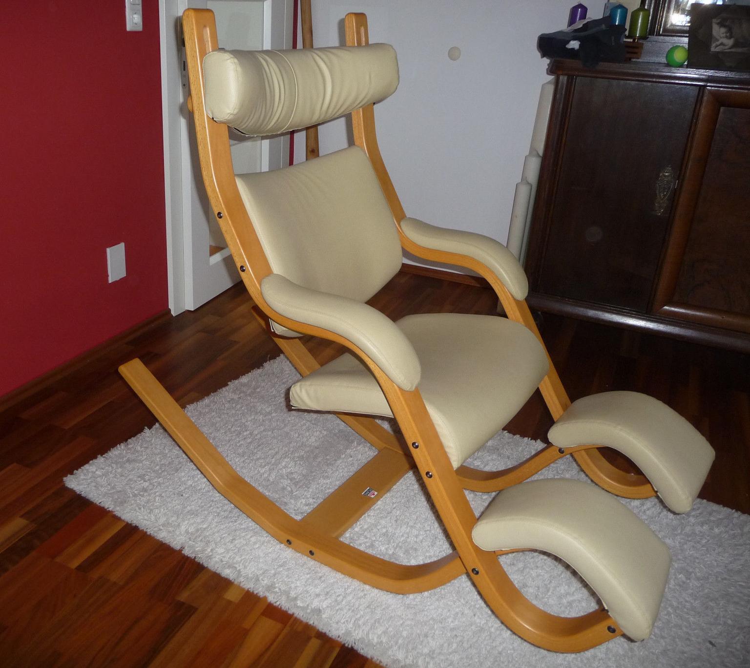 The gravity balance from varier stokke makes the entire body feel relaxed and weightless. STOKKE Varier Gravity Schaukelstuhl Relax in 84036