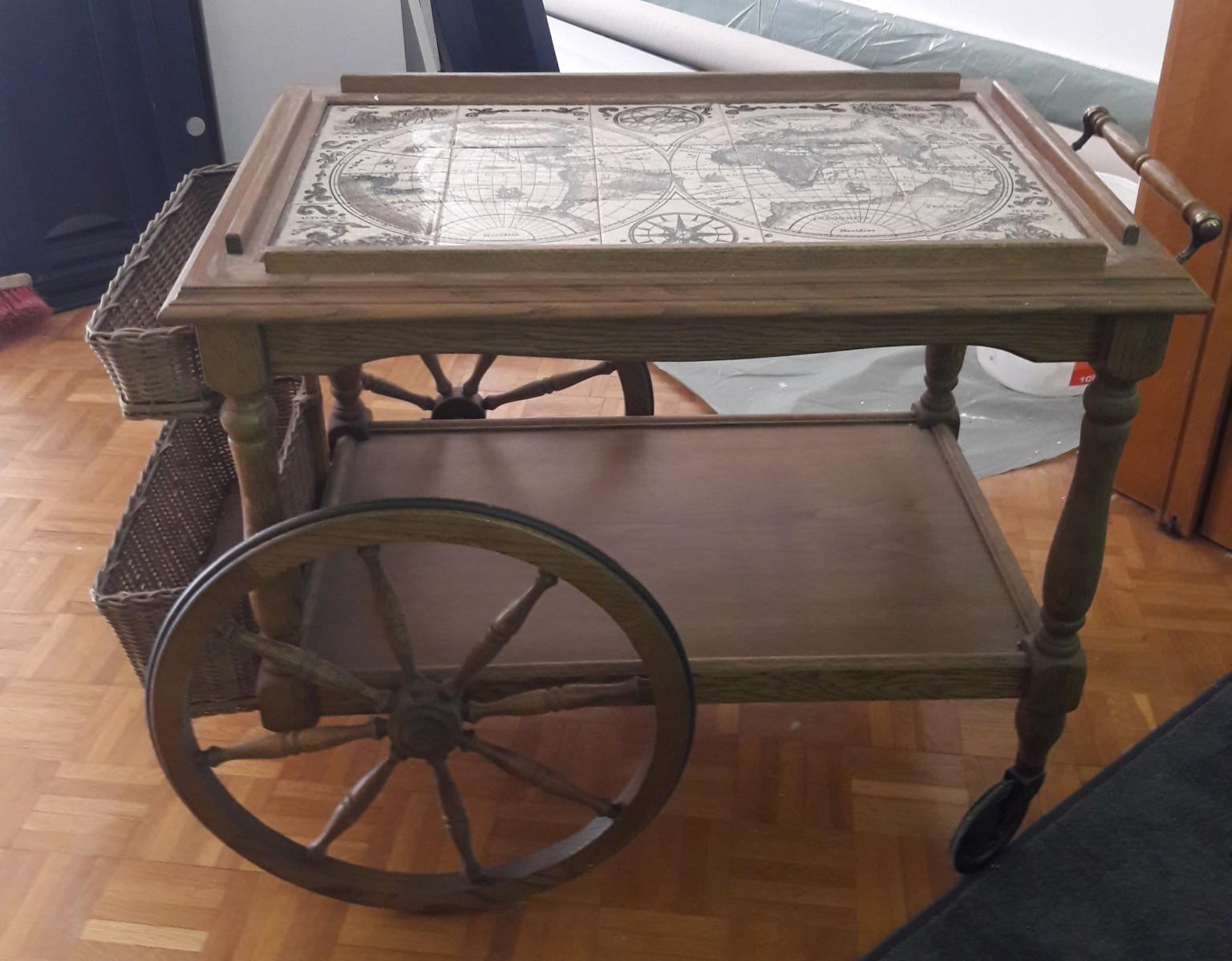 Es wird mit 4 rollen, werden sie sich fragen, dieser stuhl fördert eine ergonomischere haltung und verteilt das gewicht des benutzers gleichmäßiger . Servierwagen / rollender Teewagen Antik Holz in 53913