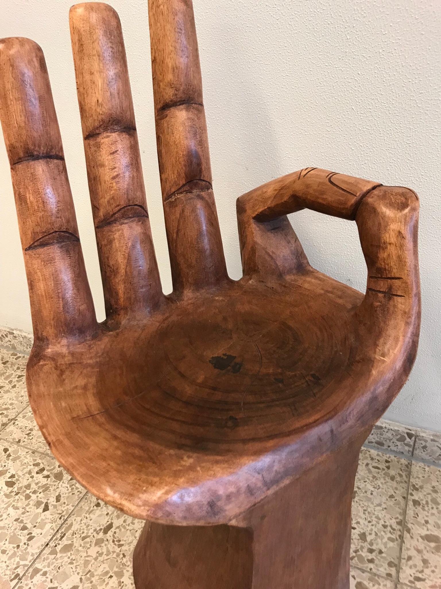 Wichtig ist, dass er ergonomisch ist und auch bei langzeitbenutzung ein bequemes sitzgefühl liefert. Design Stuhl Holz Hand Sessel Skulptur in 26382