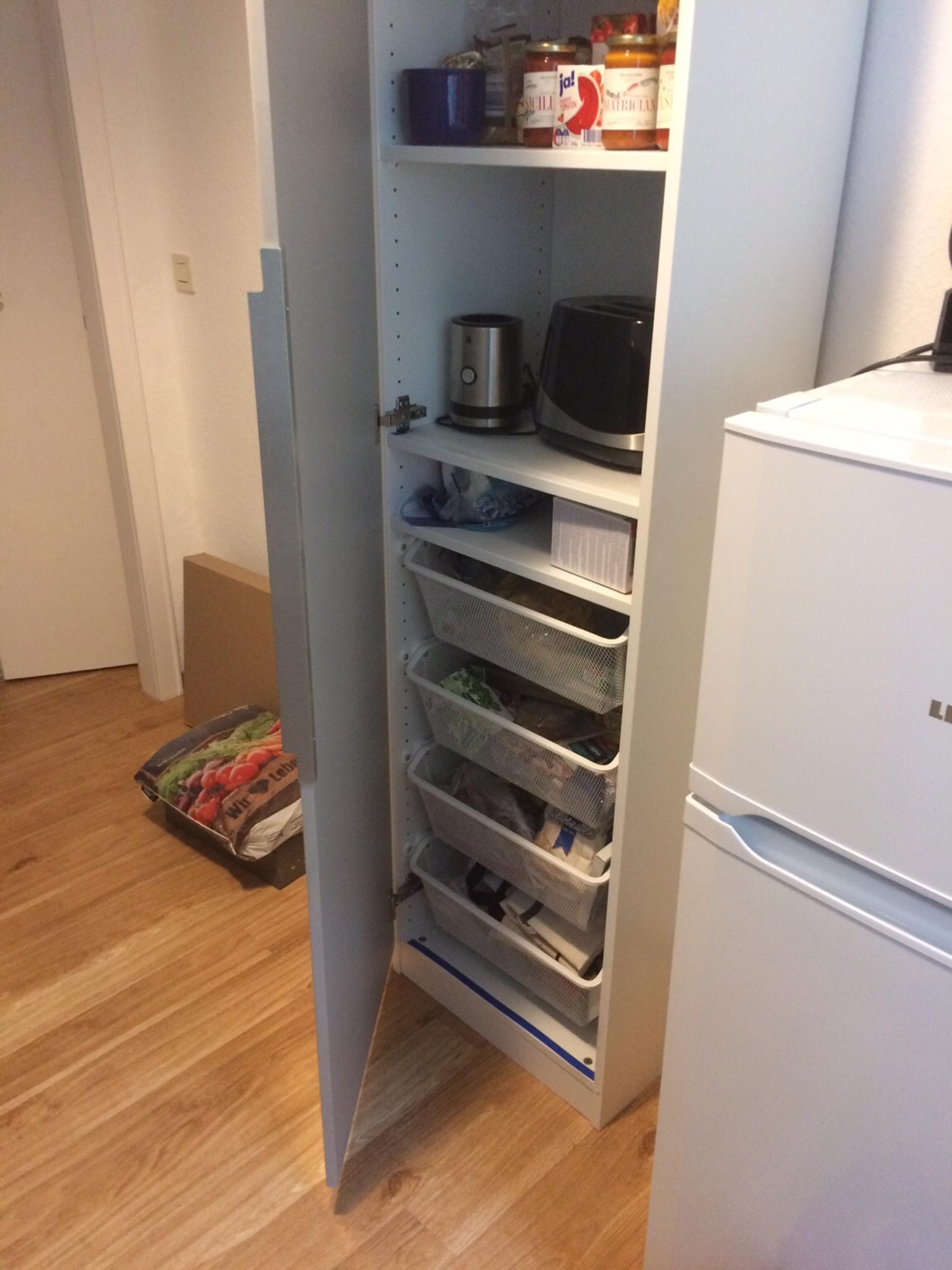 Es gibt kleine für den singlehaushalt, räume von geringer . ikea schrank hochglanz grau