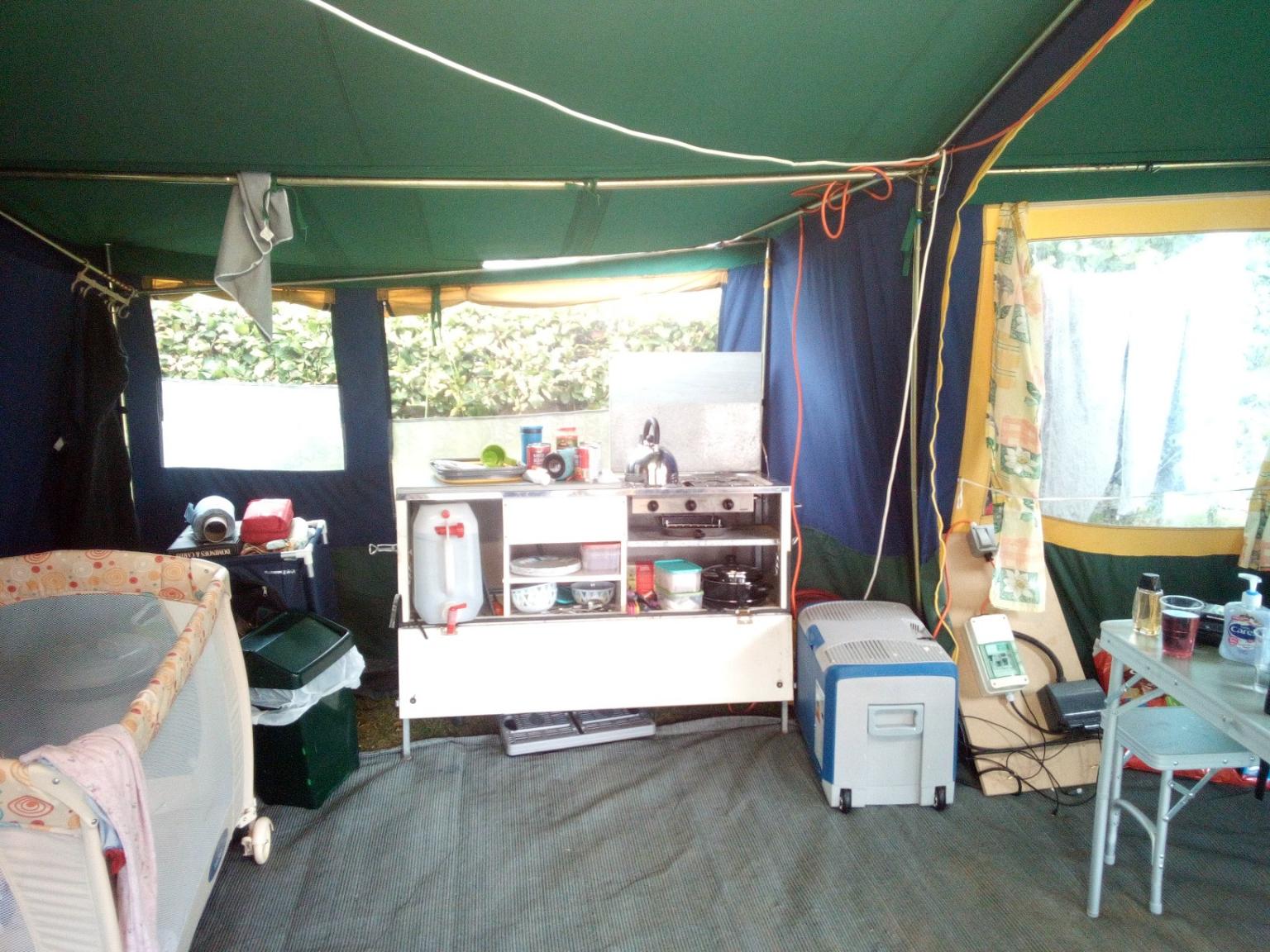 We have just bought our first caravan which came with a sunncamp prestige size 8 awning and annex, unfortunately there were no instructions, . **Reduced**Sunncamp 400se Trailer Tent in B78 Warwickshire