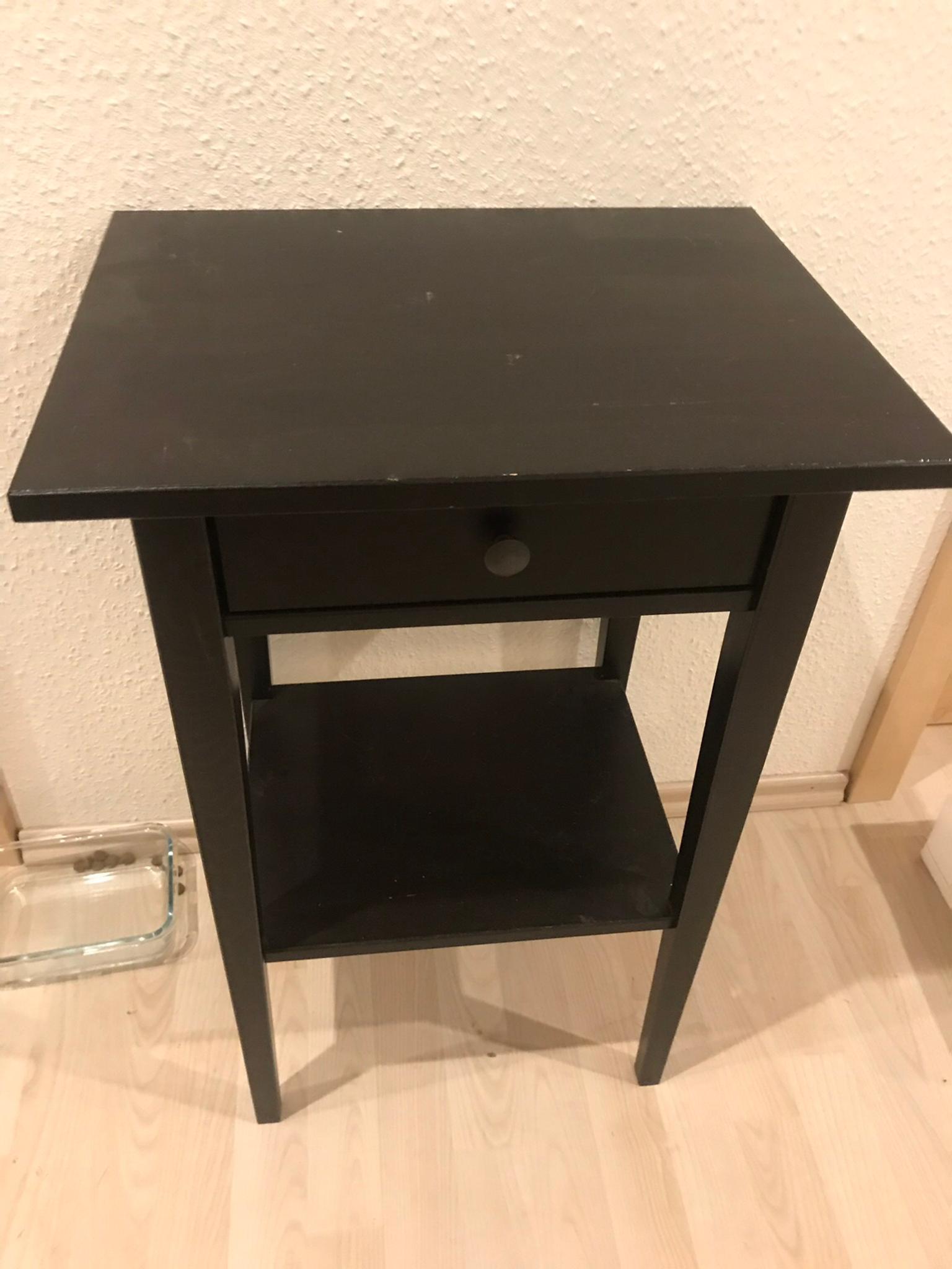 Siehe abbildung (lampe gehört nicht zum angebot). IKEA Nachttisch Hemnes in 64683 Einhausen fÃ¼r 5,00