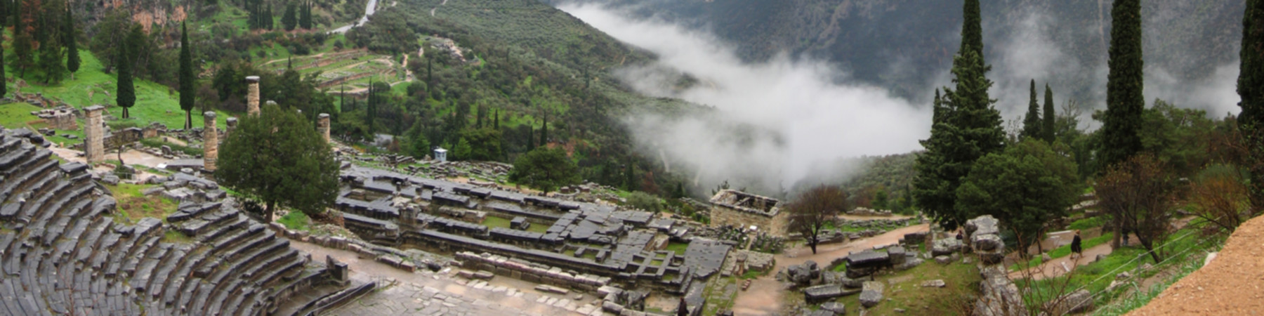 JPG 5,454.39 mi ( 8,778.00 km ) the shortest distance (air line) between athens and delphi is 5,454.39 mi ( 8,778.00 km ). Delphi Wikitravel