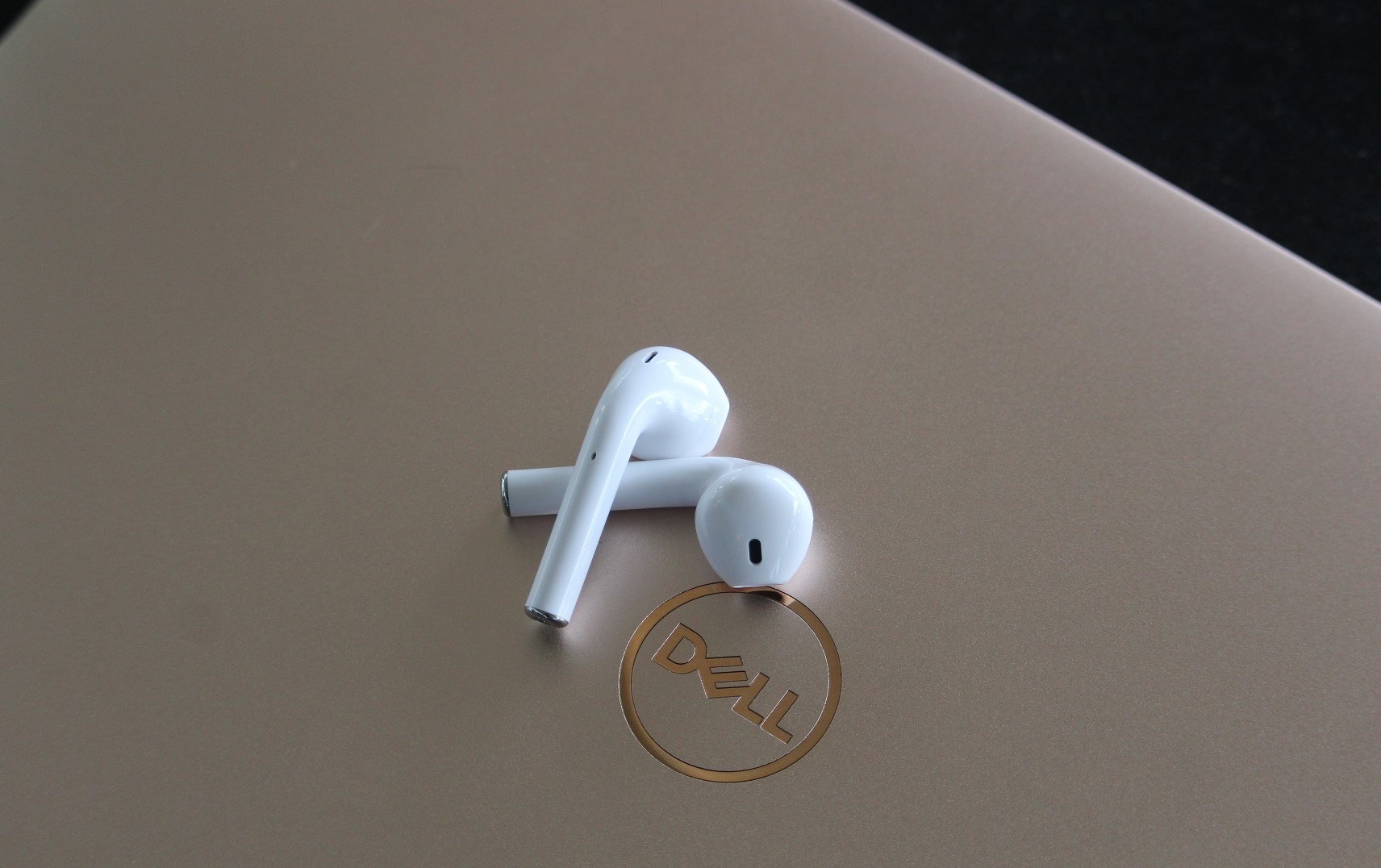 Nach diesem test können wir sagen: i12 TWS Test: Wie gut ist der gÃ¼nstige AirPod-Klon aus China?