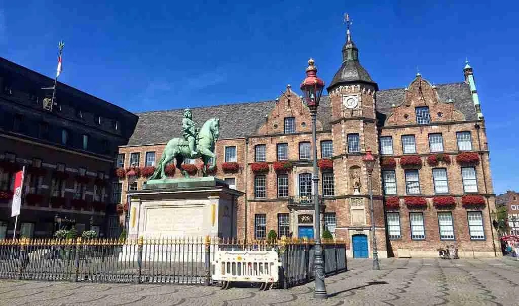 18 Things to Do in Düsseldorf From a Local - Without A Path