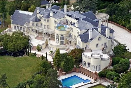 The world is full of sprawling metropolises that are teeming with culture and tech innovation, but how well do you know these hot spots? Top 15 Biggest Houses In The World World Blaze