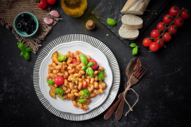 tomato pesto pasta