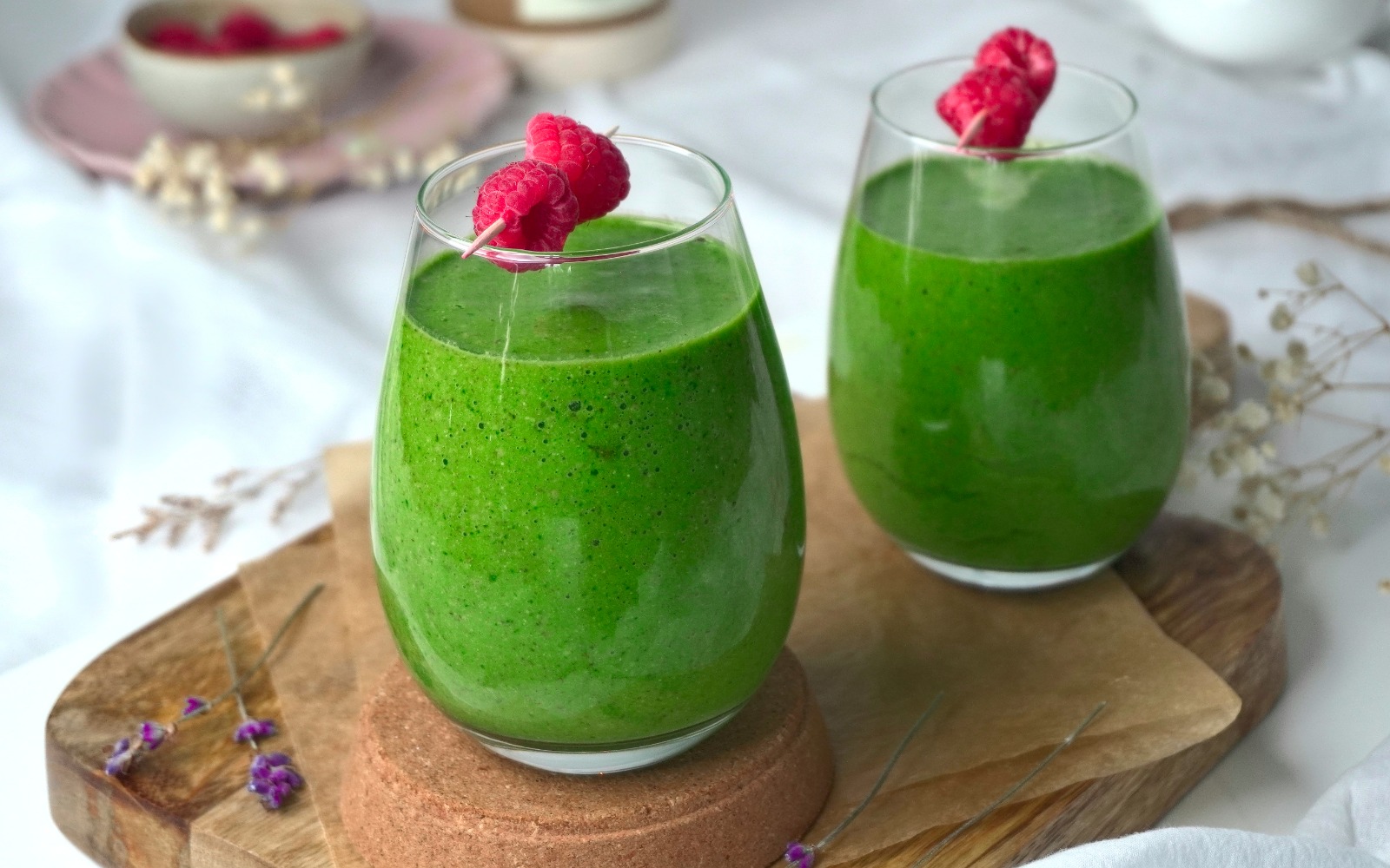 Navratri Fasting Recipe Green Smoothie (with spinach & coconut water)