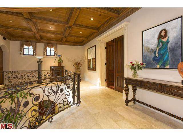 14+ Inspirational Sofia Vergara Bedroom Set : Sofia Vergara: Fake Baby Bump on 'Modern Family' Set - Rooms to go will deliver and set up your furniture purchase to the following states: