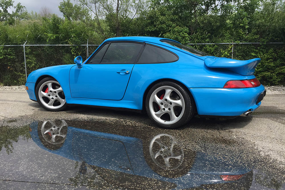 Porsche riviera blue