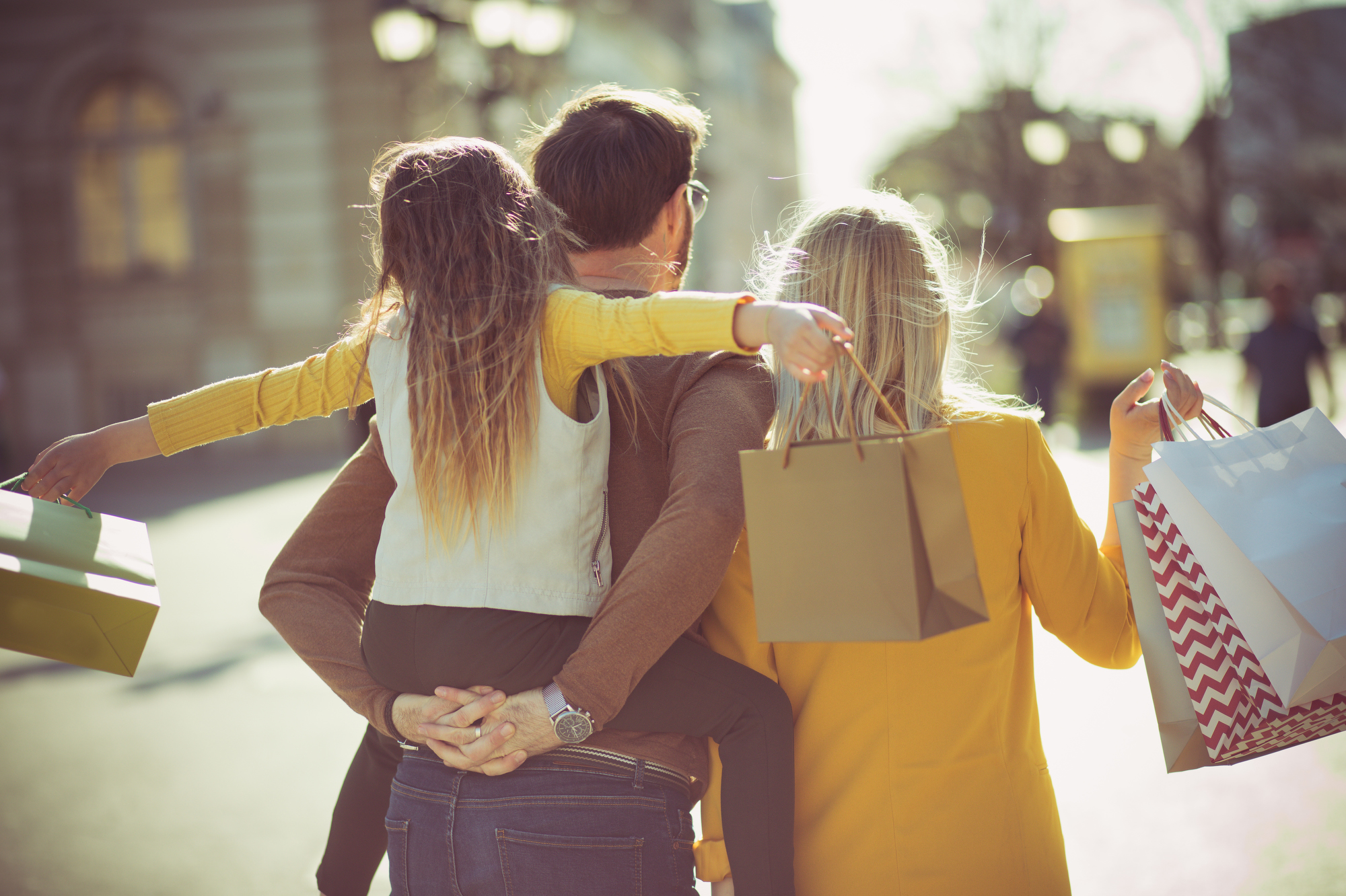 U.S. Retail Spending Increases in Early Spring, but Consumer Pressures Signal Caution Ahead