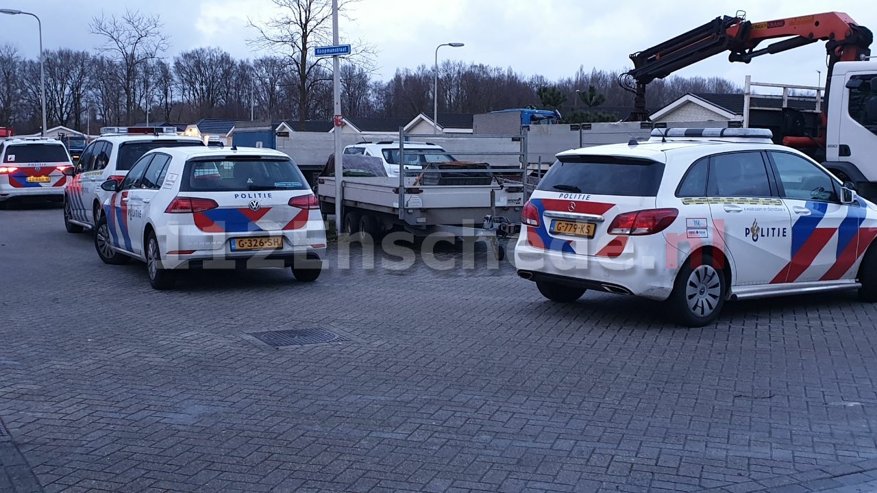 UPDATE: Politie doet onderzoek na melding schietincident in Enschede; twee personen aangehouden.