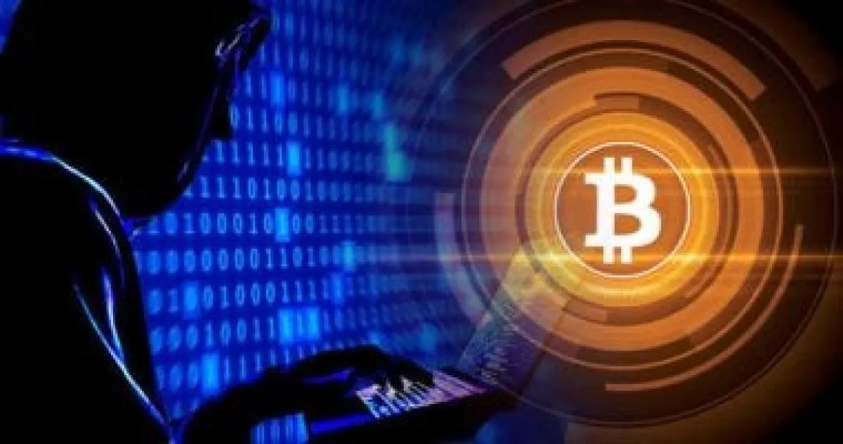 بيتكوين تهبط تحت 67 ألف دولار.. هل تراجع الحيتان يوقف النزيف؟