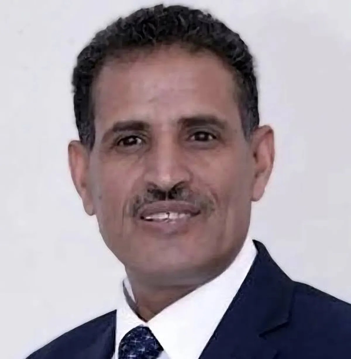 رئيس دائرة الإعلام بالمكتب السياسي يكتب: نذر حرب في البحر الأحمر وباب الدموع