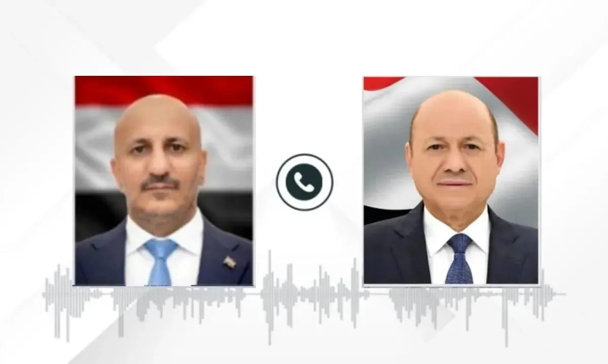رئيس مجلس القيادة يتابع مع الفريق طارق صالح تطورات جبهات تعز والحديدة رئيس مجلس القيادة يتابع مع الفريق طارق صالح تطورات جبهات تعز والحديدة