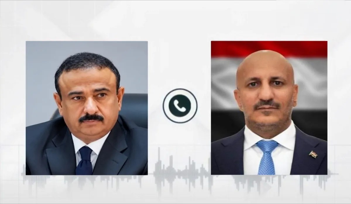 طارق صالح يعزّي محافظ شبوة بشهداء هجوم مليشيا الحوثي الإرهابية طارق صالح يعزّي محافظ شبوة بشهداء هجوم مليشيا الحوثي الإرهابية