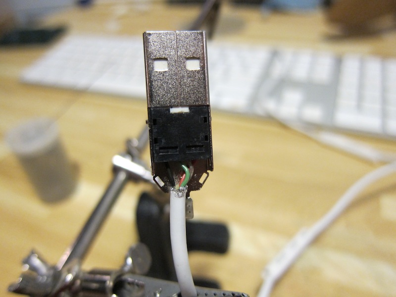 DIY USB cable repair ; challenge accepted. 2FatDads