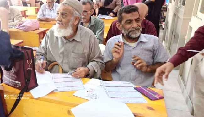 بنك عدن للتمويل الأصغر يدشن فتح حسابات شخصية للمعلمين والمعلمات في مديرية التواهي