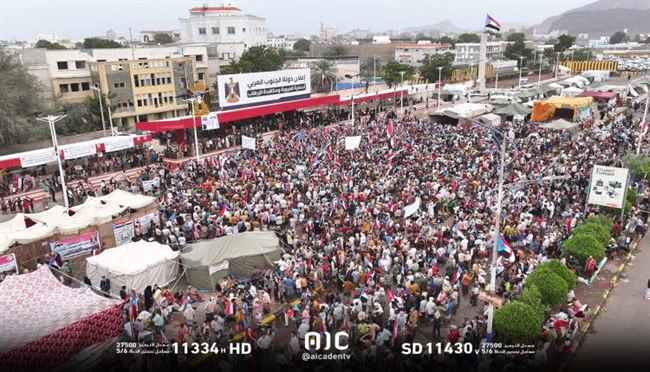 مواكب جماهيرية من أبناء محافظة أبين يبدأ في التحرك إلى للعاصمة عدن للمشاركة بالاعتصام المفتوح مواكب جماهيرية من أبناء محافظة أبين يبدأ في التحرك إلى للعاصمة عدن للمشاركة بالاعتصام المفتوح