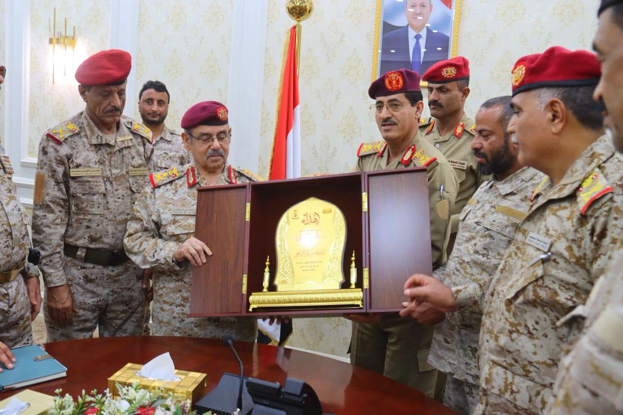 عدن تشهد مراسم استلام وتسليم في رئاسة الاستخبارات وقيادة أمن المطار