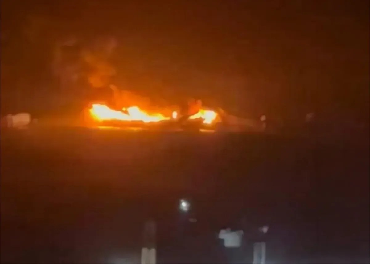 صواريخ باليستية تستهدف ميناء المخا.. مصدر يكشف التفاصيل والحصيلة الأولية صواريخ باليستية تستهدف ميناء المخا.. مصدر يكشف التفاصيل والحصيلة الأولية