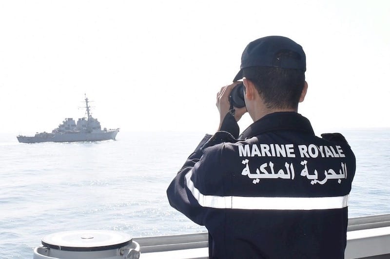 جنوب-شرق الداخلة .. فرقاطة تابعة للبحرية الملكية تعترض سفينة مشتبها فيها بدون وثائق ولا ترفع علما جنوب-شرق الداخلة .. فرقاطة تابعة للبحرية الملكية تعترض سفينة مشتبها فيها بدون وثائق ولا ترفع علما